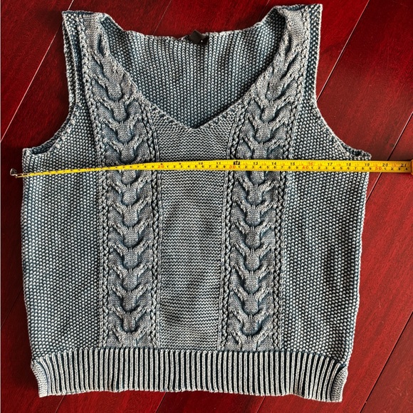 Nwt Knit cotton sleeveless sweater - Picture 7 of 12
